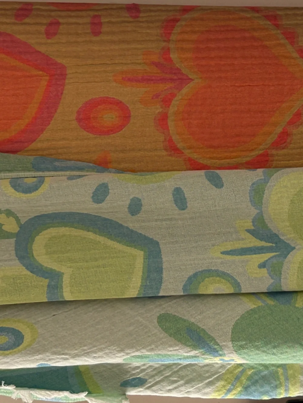 Heart Woven Blanket Towel XL 44 x 78 Watercolor Look Trendy Pink Yellow